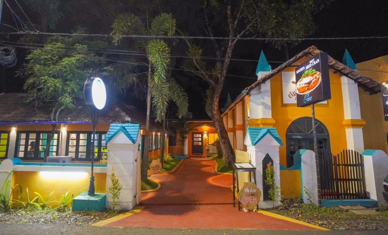 เอลฟินสโตน เรสิเดนซี Bed & Breakfast Kochi ภายนอก รูปภาพ