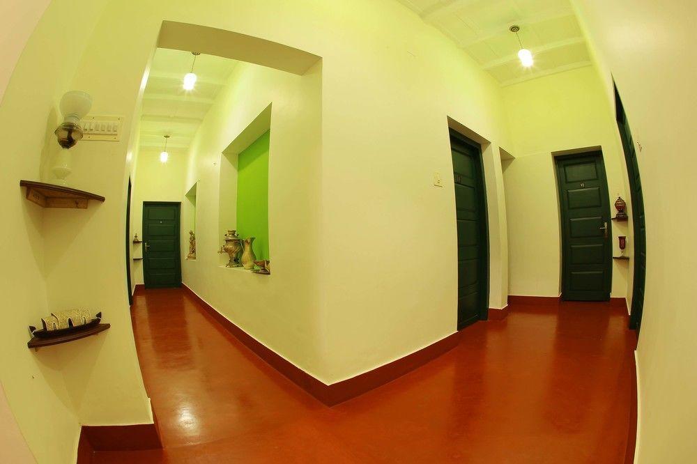 เอลฟินสโตน เรสิเดนซี Bed & Breakfast Kochi ภายนอก รูปภาพ