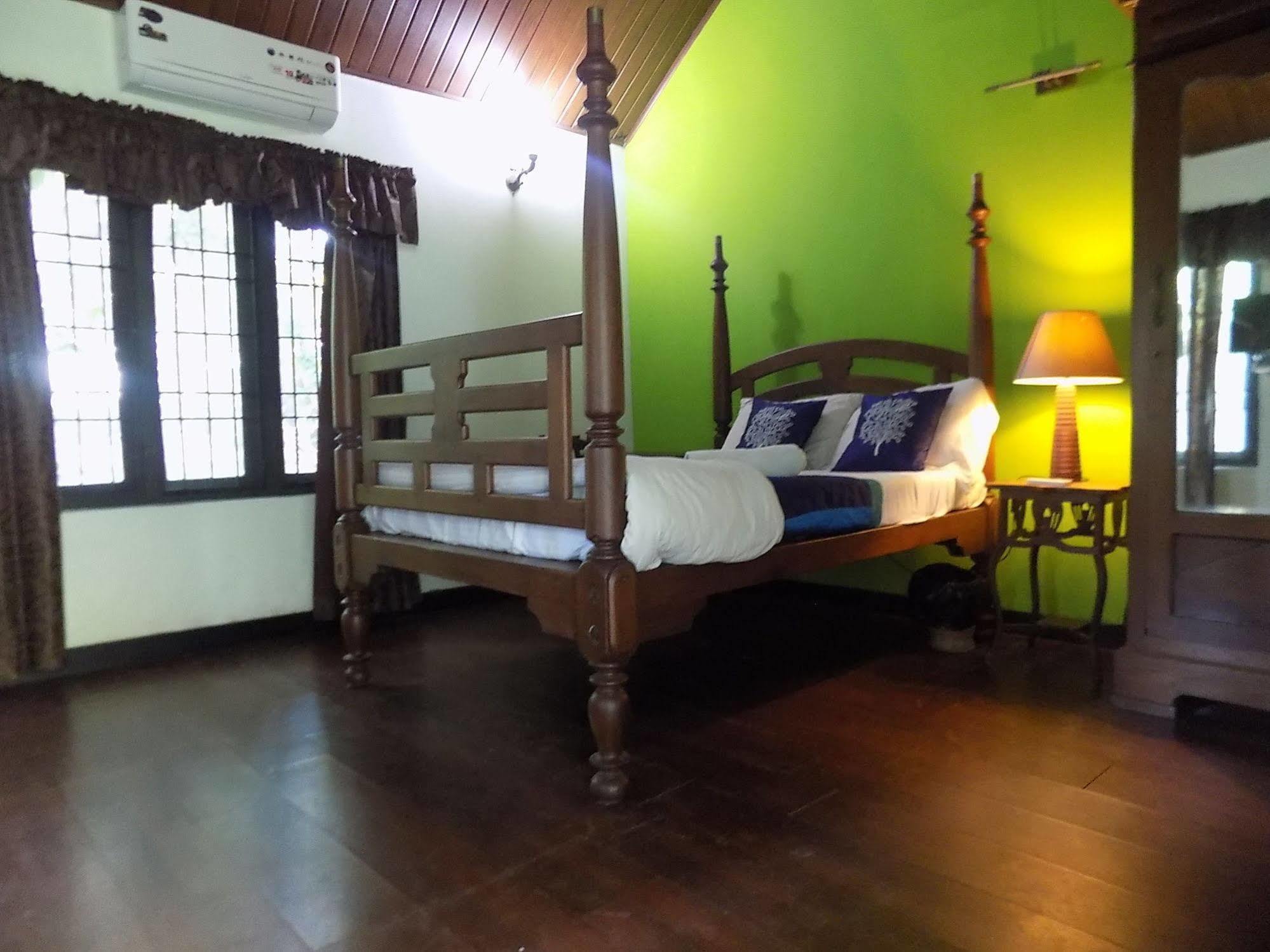 เอลฟินสโตน เรสิเดนซี Bed & Breakfast Kochi ภายนอก รูปภาพ