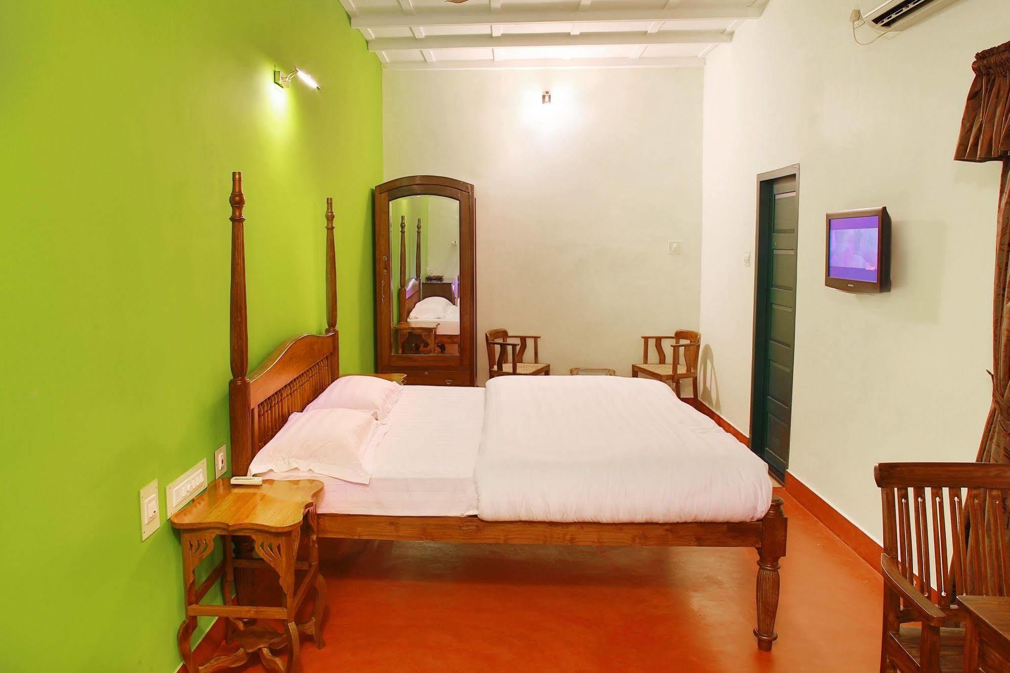 เอลฟินสโตน เรสิเดนซี Bed & Breakfast Kochi ภายนอก รูปภาพ