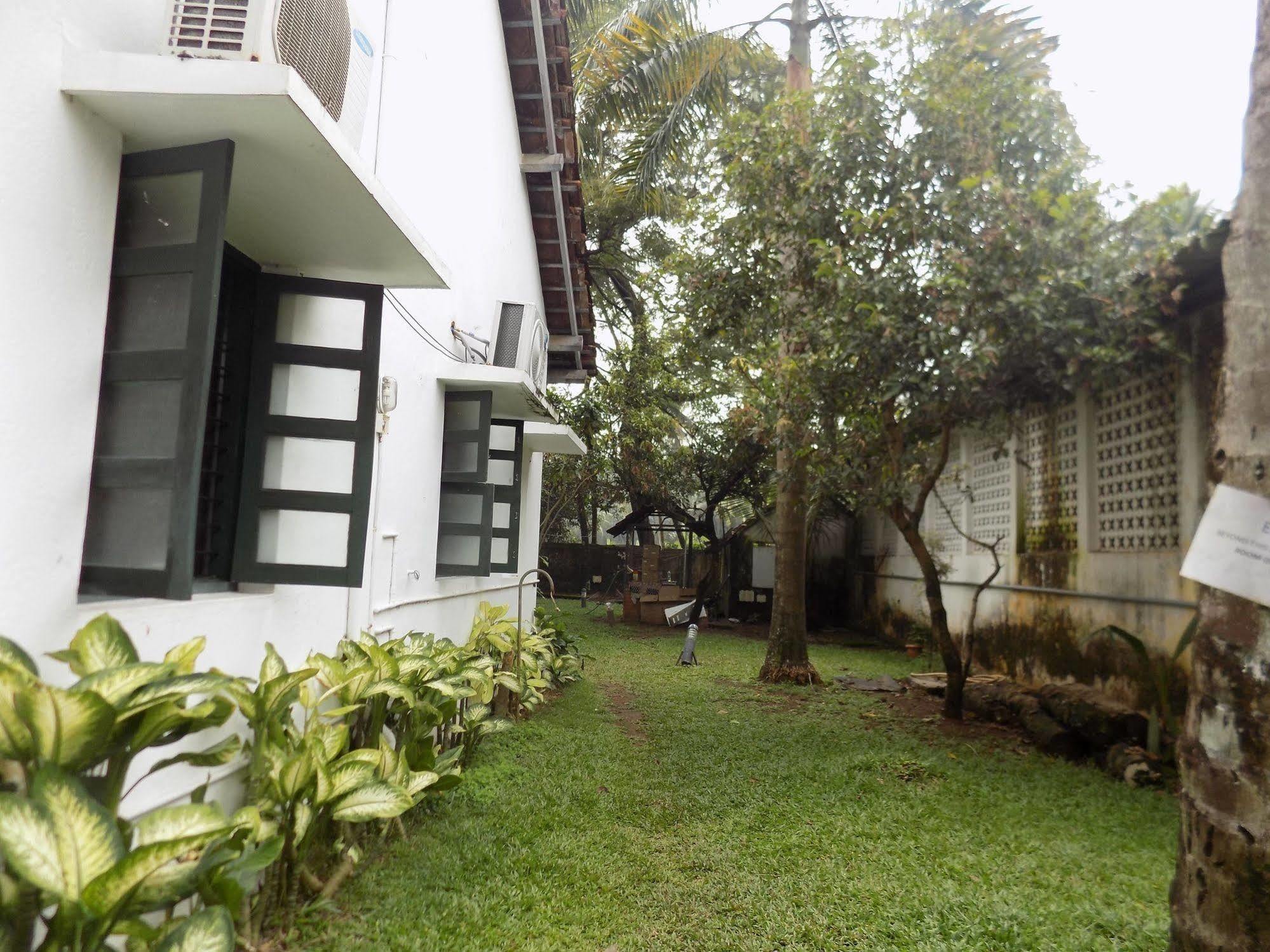 เอลฟินสโตน เรสิเดนซี Bed & Breakfast Kochi ภายนอก รูปภาพ