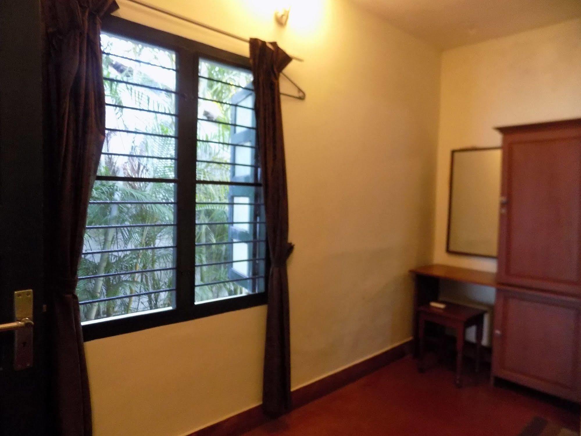 เอลฟินสโตน เรสิเดนซี Bed & Breakfast Kochi ภายนอก รูปภาพ