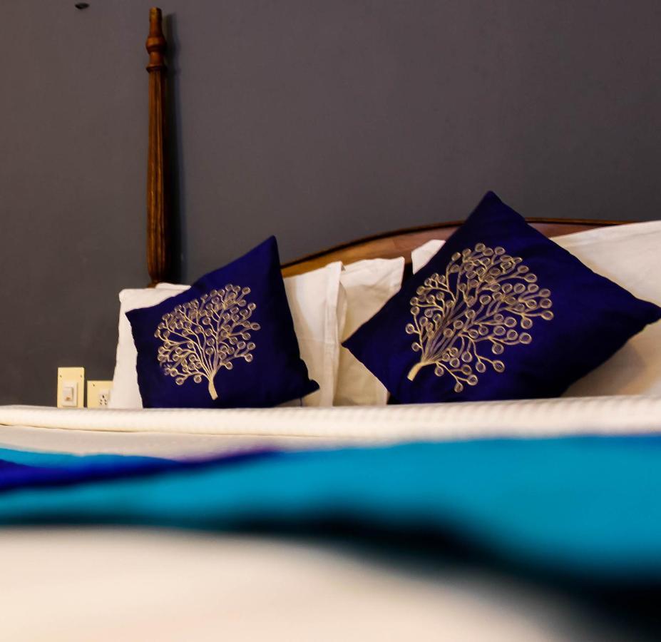 เอลฟินสโตน เรสิเดนซี Bed & Breakfast Kochi ภายนอก รูปภาพ