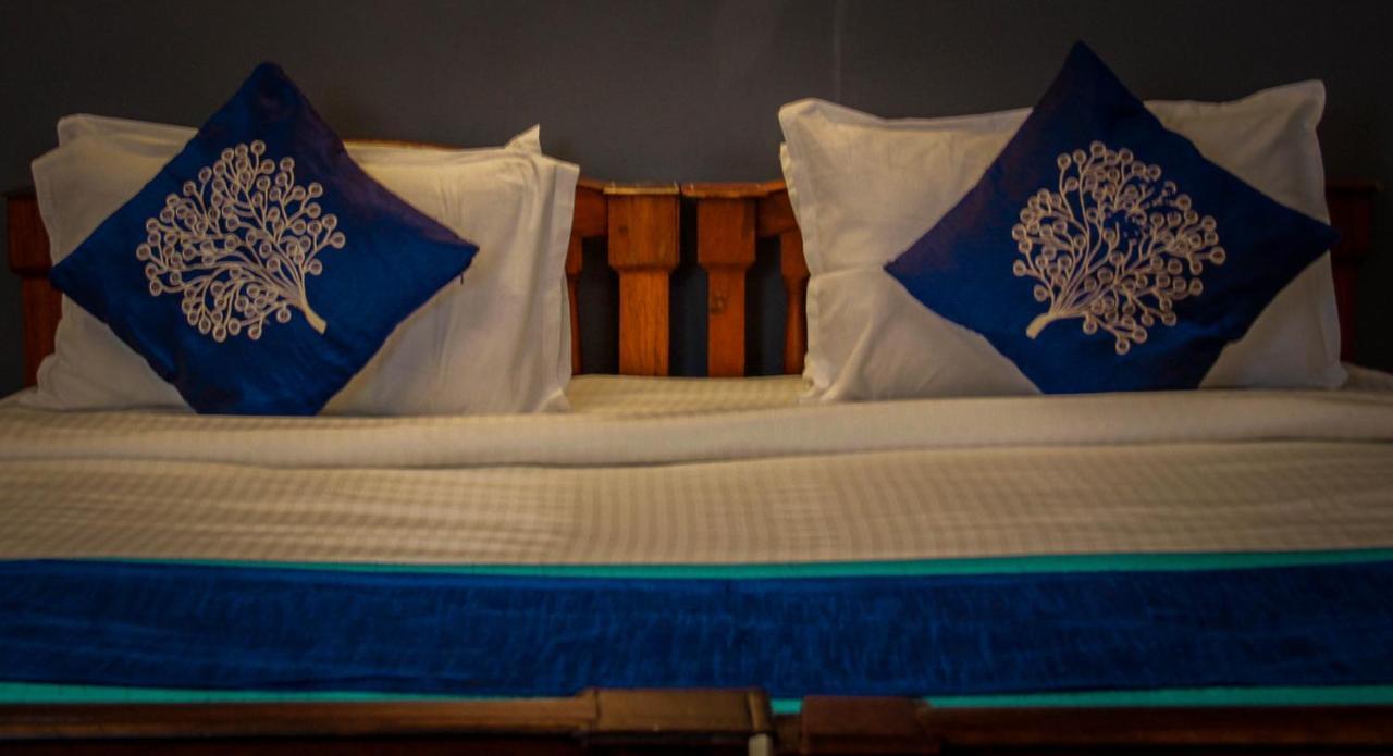 เอลฟินสโตน เรสิเดนซี Bed & Breakfast Kochi ภายนอก รูปภาพ