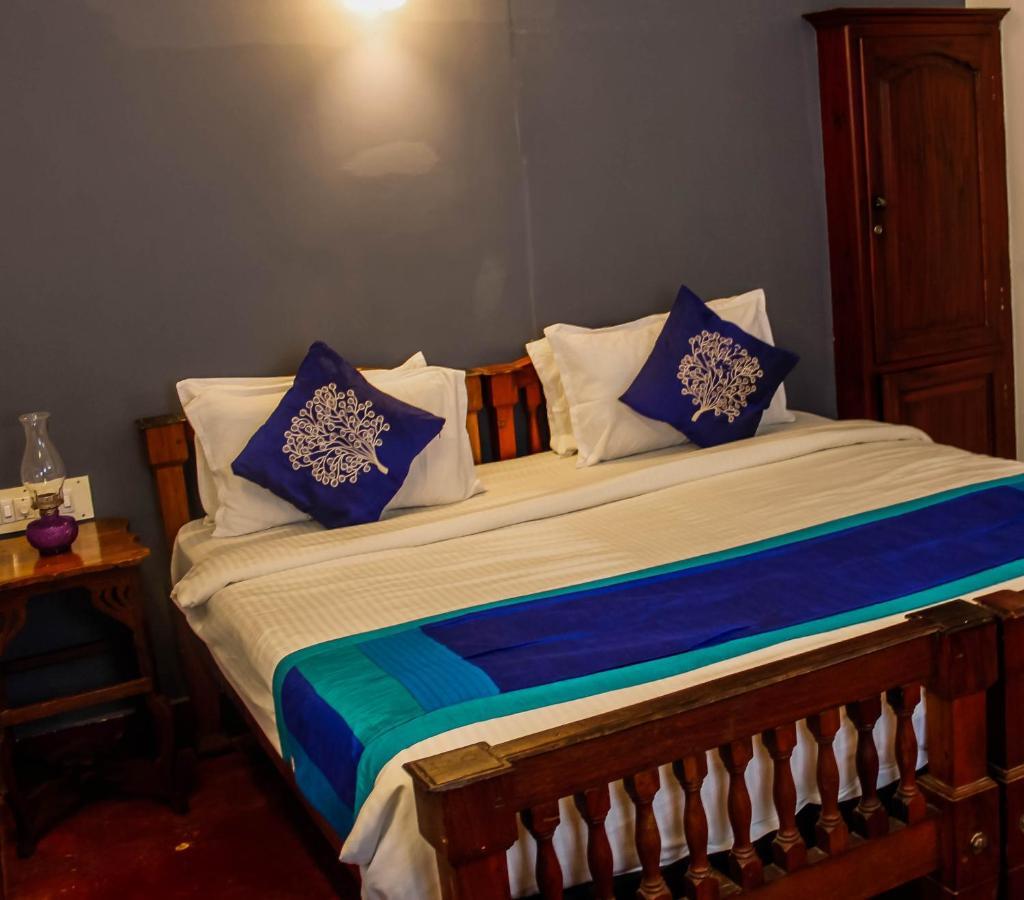 เอลฟินสโตน เรสิเดนซี Bed & Breakfast Kochi ภายนอก รูปภาพ